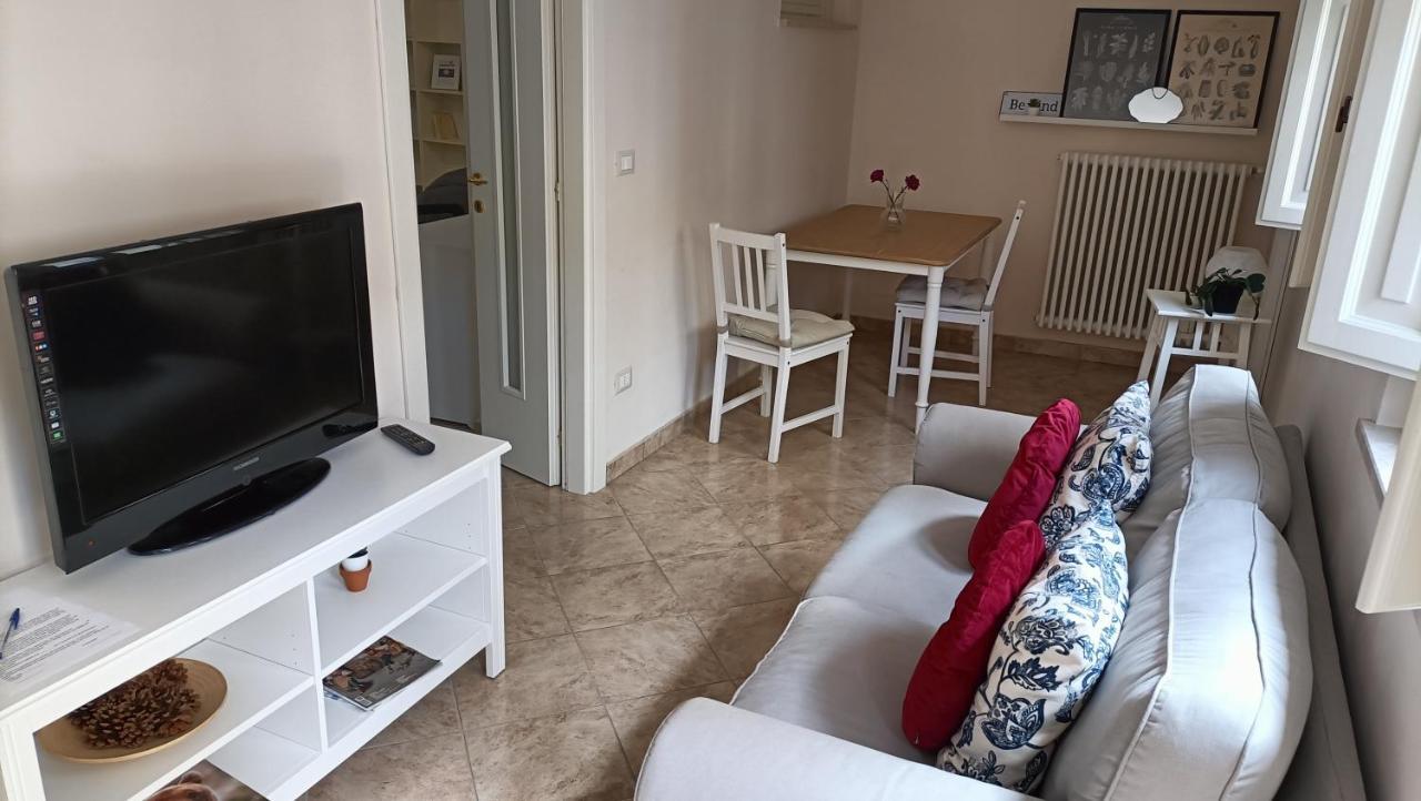 Cozy House Con Corte Privata In Centro Storico Aq LʼAquila Exterior foto